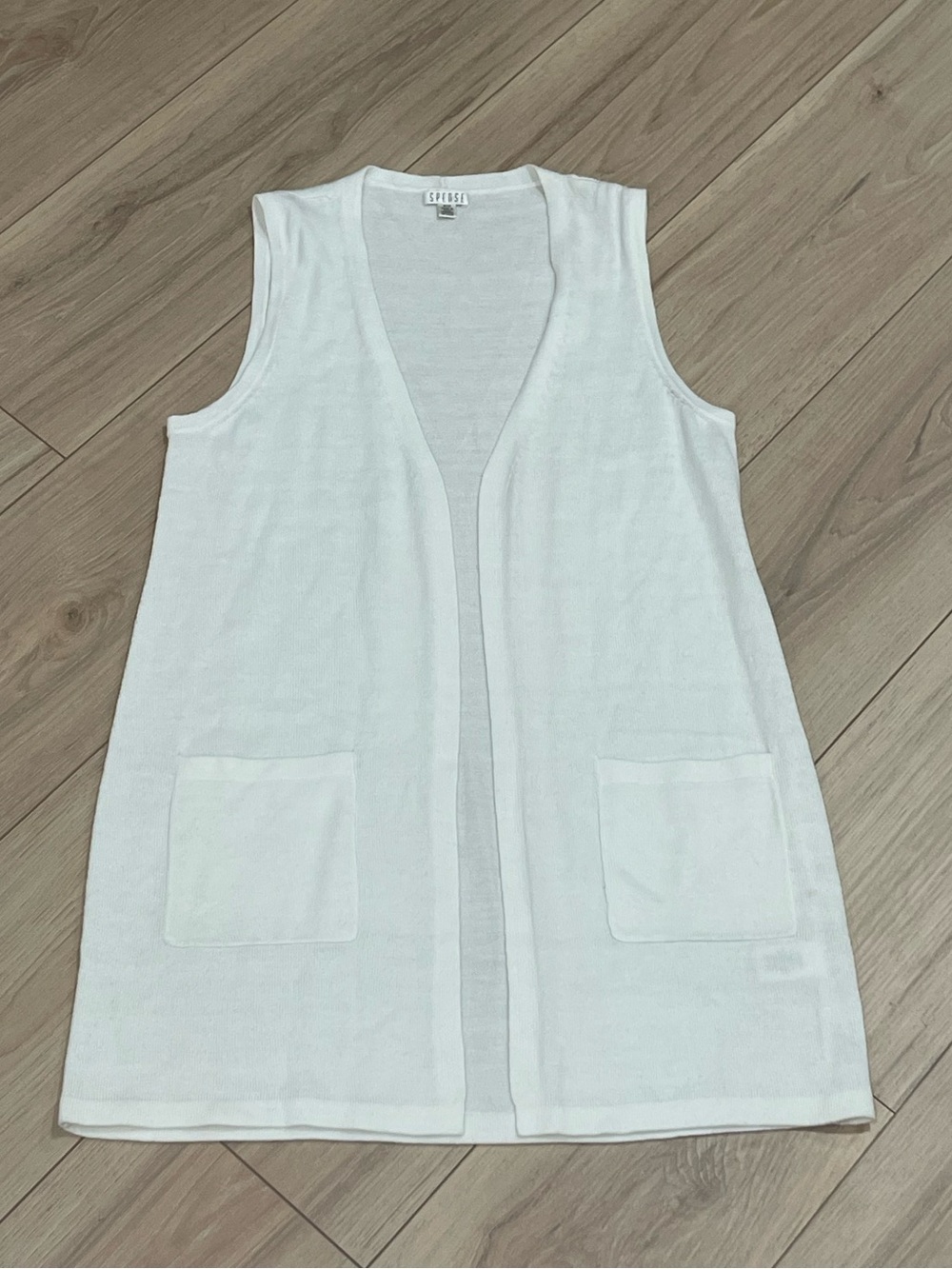 EUC White Sleeveless Open Front Knit Vest w/ Pockets